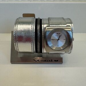 Vestal Silver Quarter sleeve watch